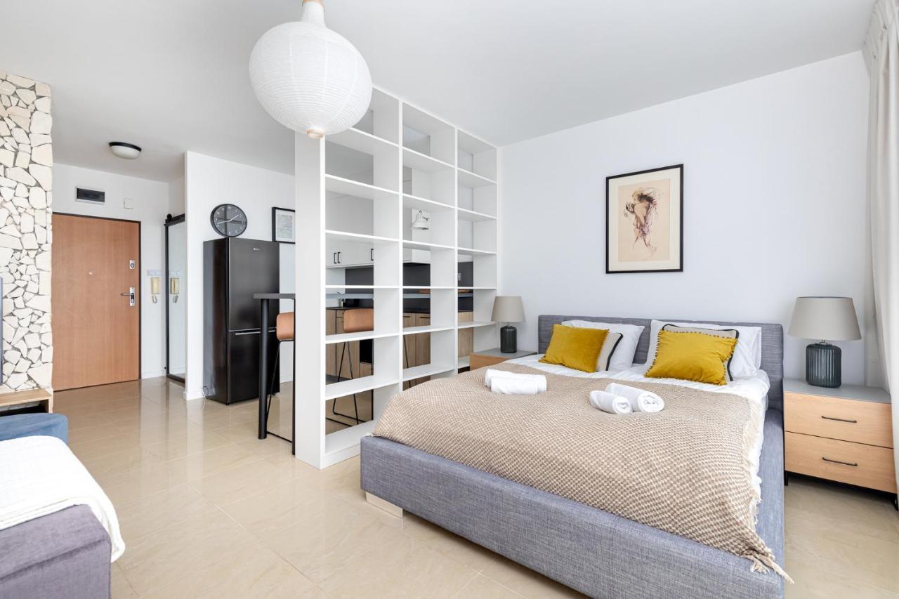 Rent Like - Sierpińskiego 1a * Warszawa